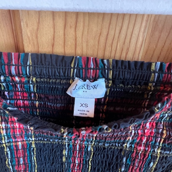 Ladies! ✨🎄This is a classic J. Crew Holiday Tartan Smocked Midi Dress - Picture 2 of 2